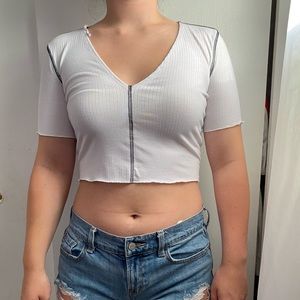 White vneck crop top
